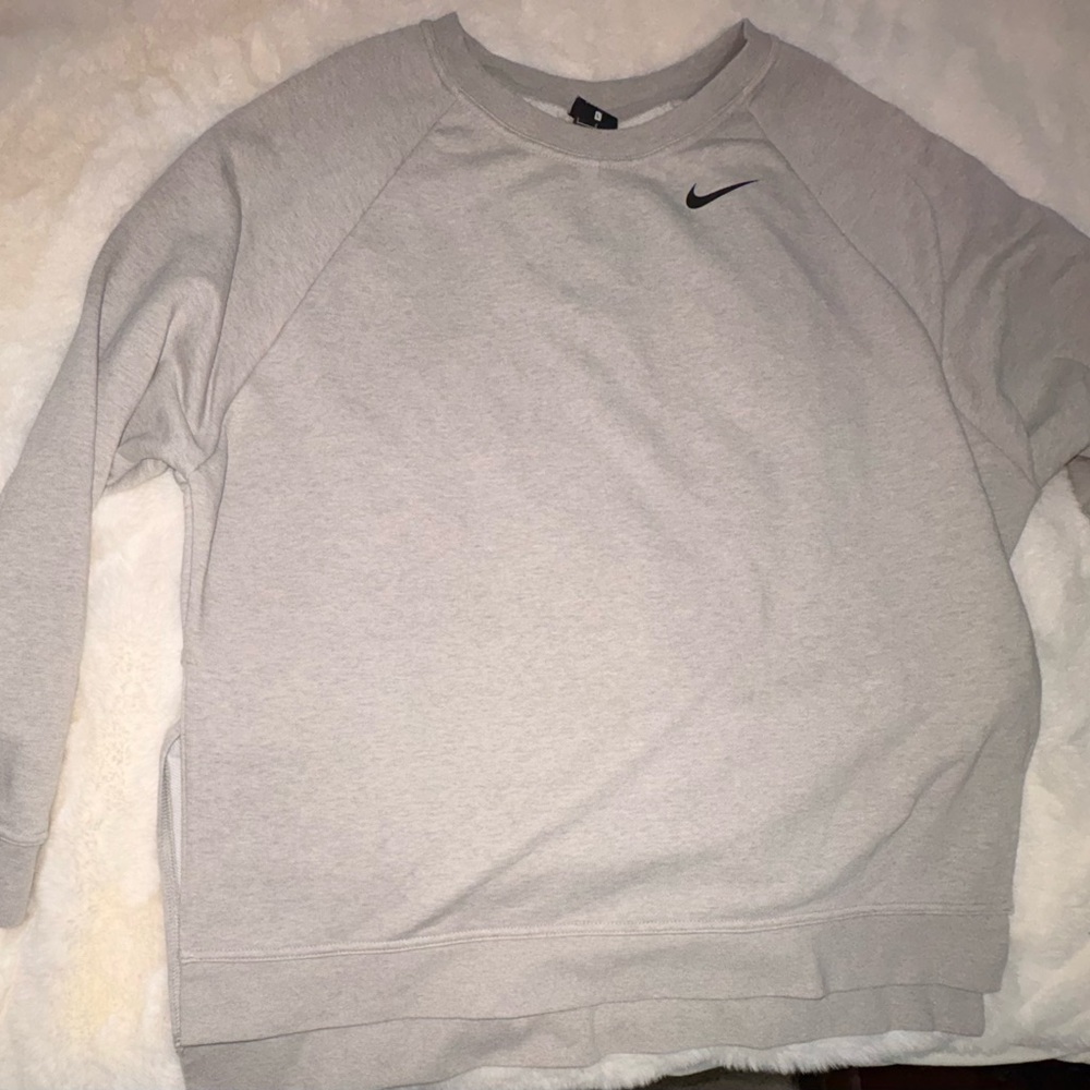 Nike Women's Split Hem Sweatshirt. Size L